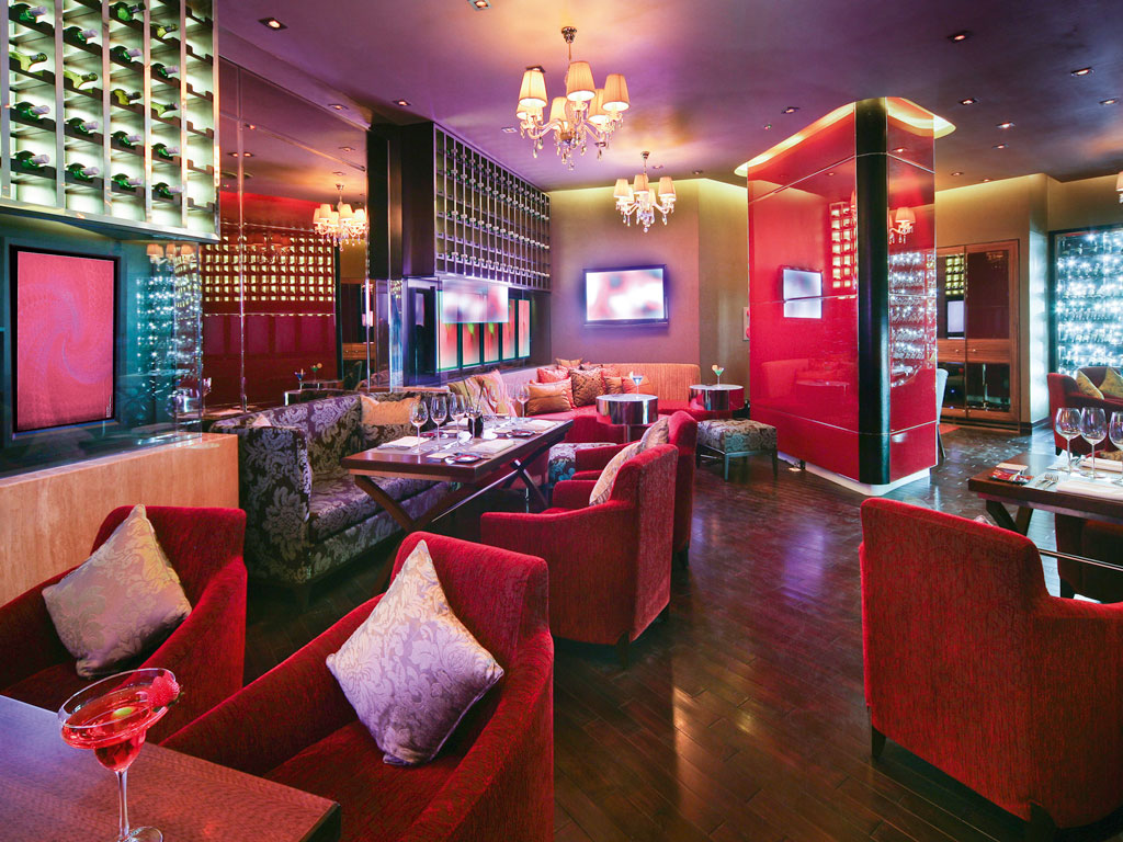 新藝術(shù)風(fēng)格酒吧設(shè)計